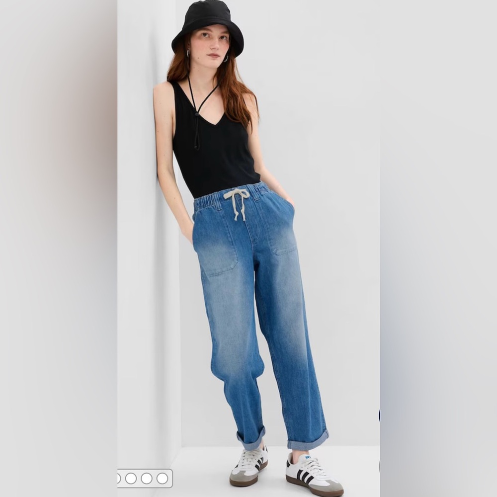 NWT Gap Blue Mid Rise Pull On Easy Jeans